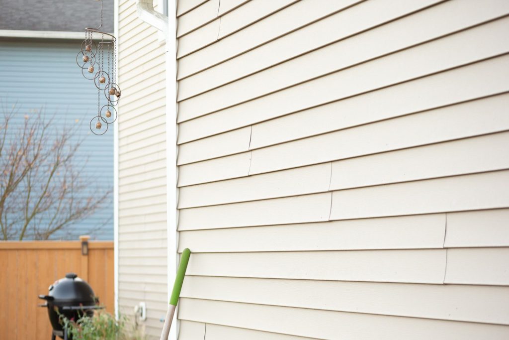Asphalt shingles